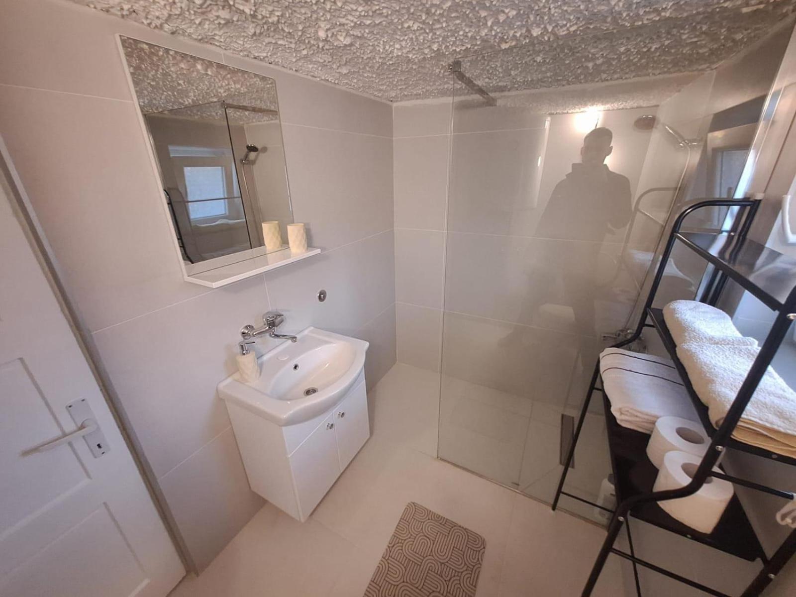 Fly & Stay Apartments Laktaši 外观 照片