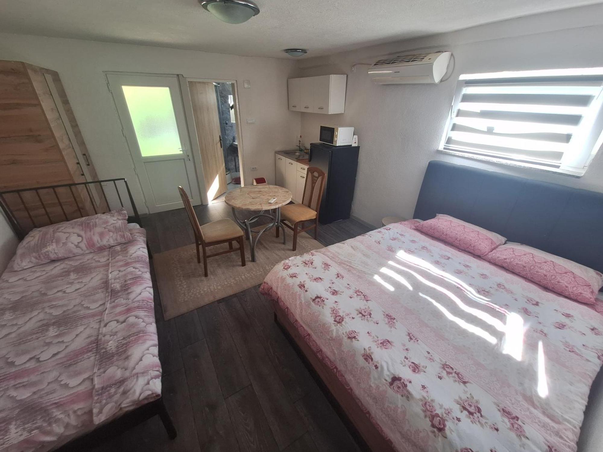 Fly & Stay Apartments Laktaši 外观 照片