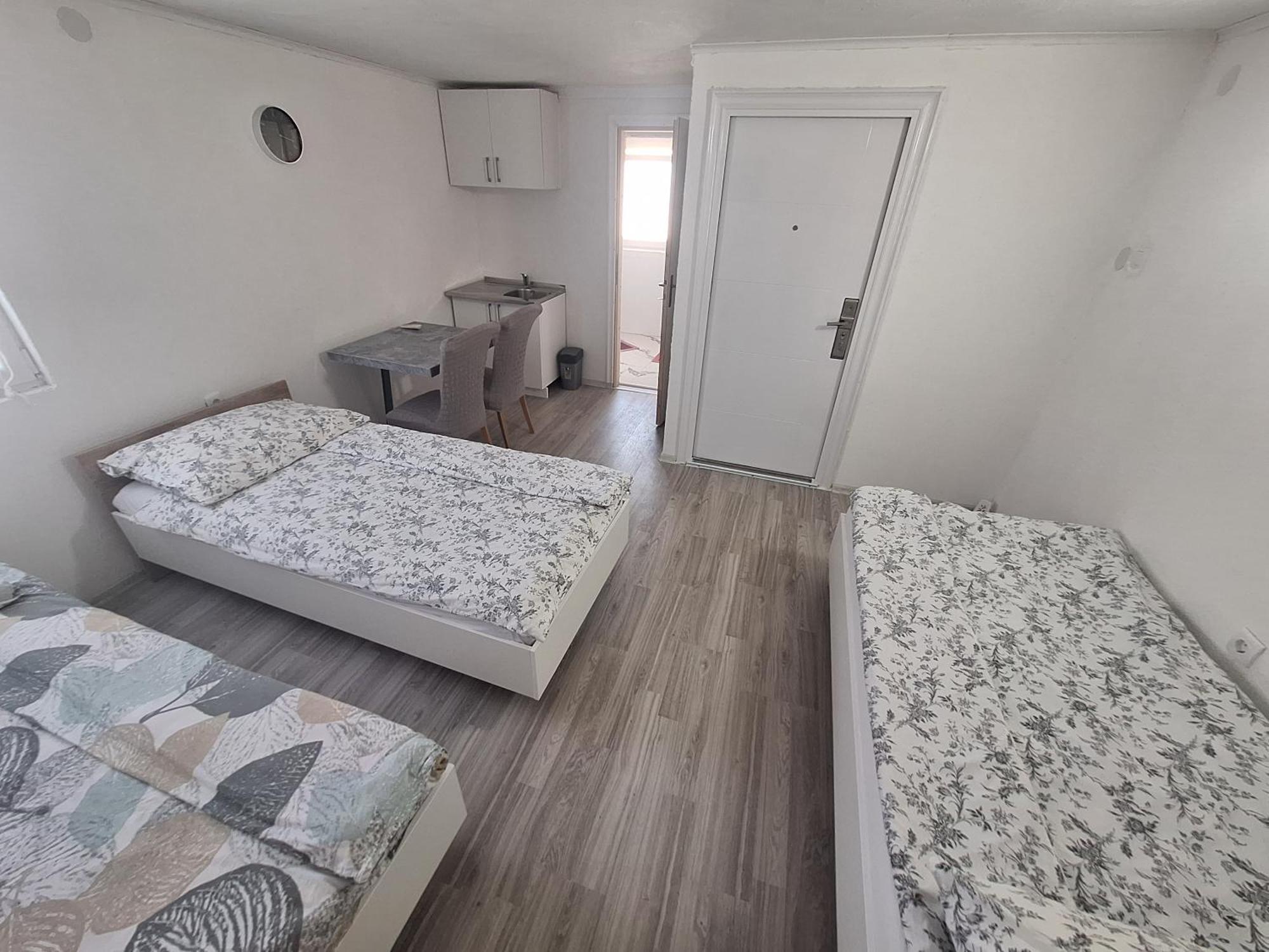 Fly & Stay Apartments Laktaši 外观 照片